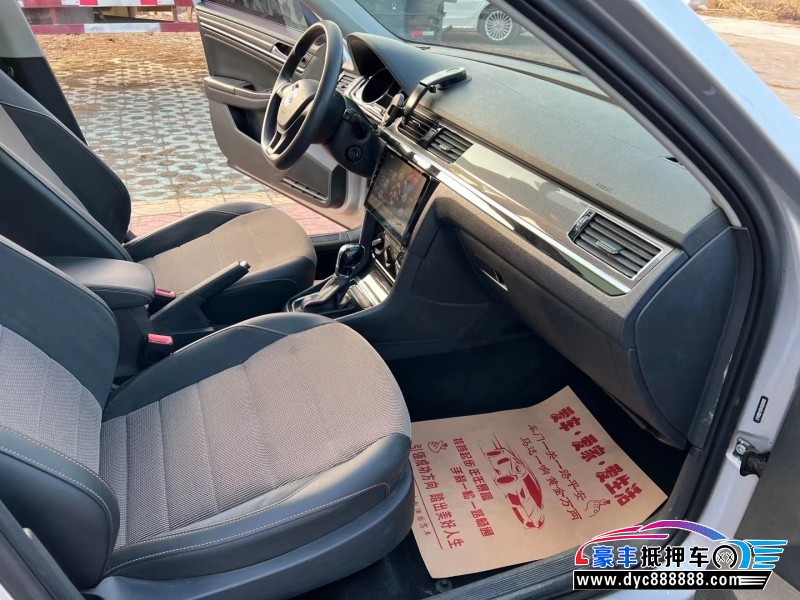 17年大众蔚领轿车抵押车出售