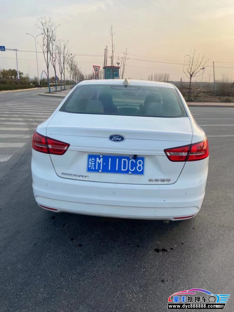 17年福特福睿斯轿车抵押车出售