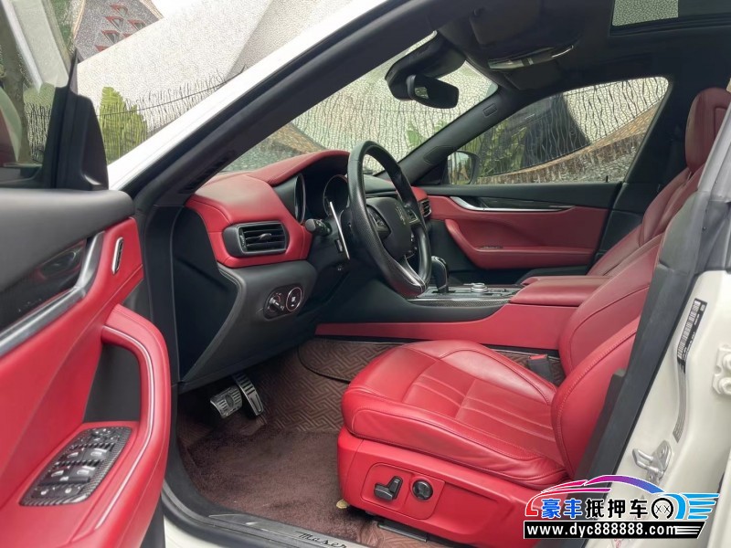 20年玛莎拉蒂莱万特轿车抵押车出售