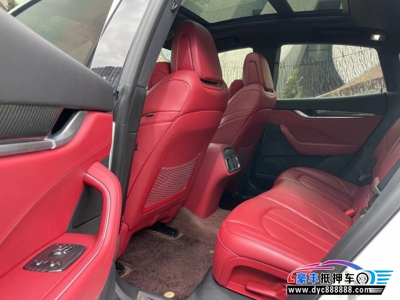 20年玛莎拉蒂莱万特轿车抵押车出售