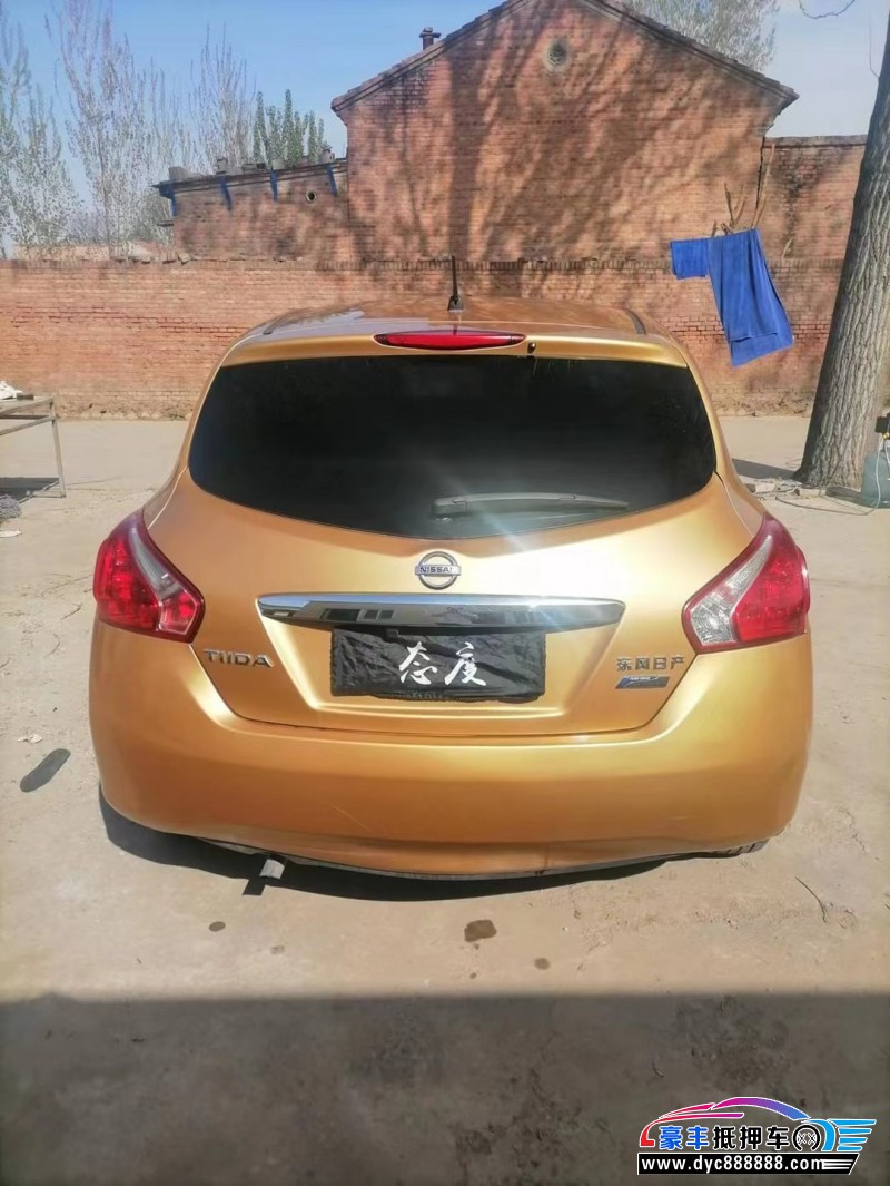 13年日产骐达轿车抵押车出售