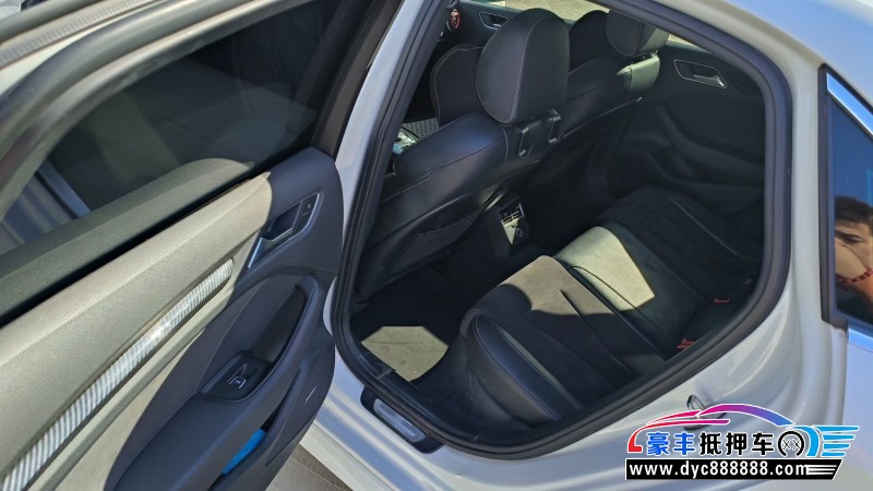 15年奥迪S3轿车抵押车出售