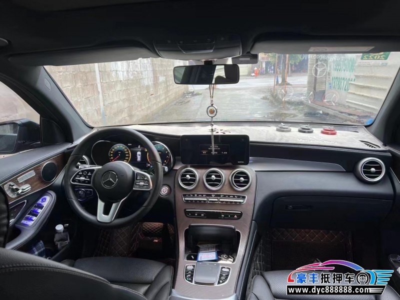 20年奔驰GLC轿车抵押车出售