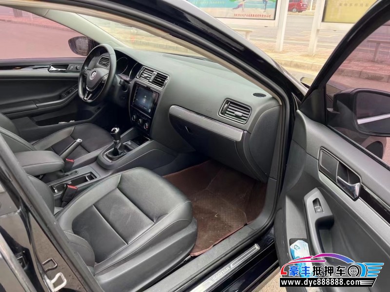 18年大众速腾轿车抵押车出售