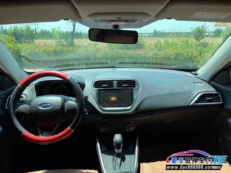 21年福特福睿斯轿车抵押车出售