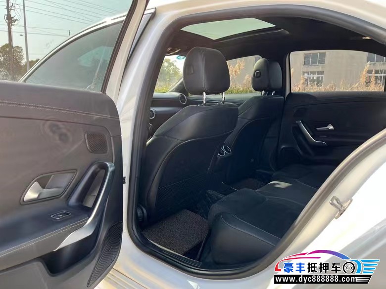 20年奔驰A轿车抵押车出售