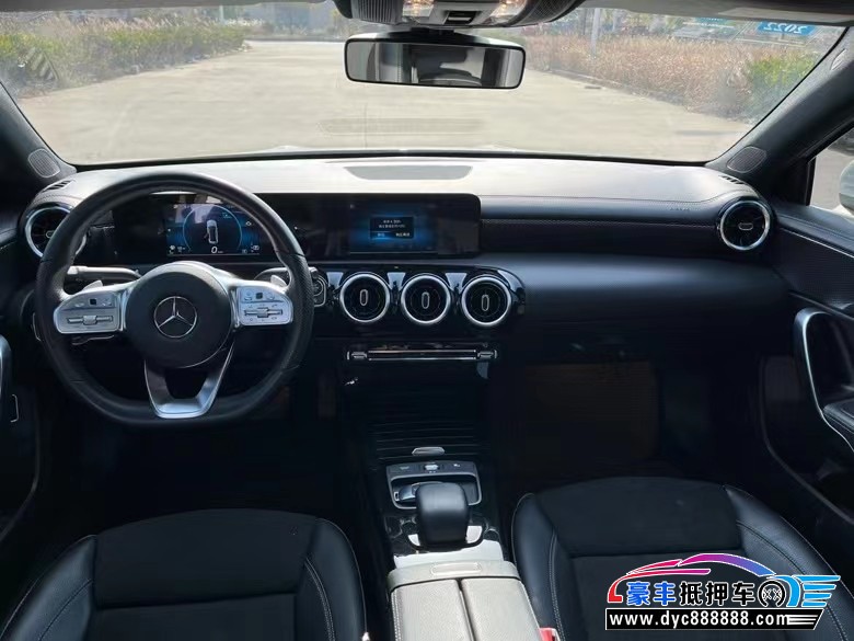 20年奔驰A轿车抵押车出售