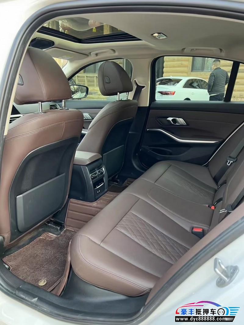 22年宝马3系轿车抵押车出售