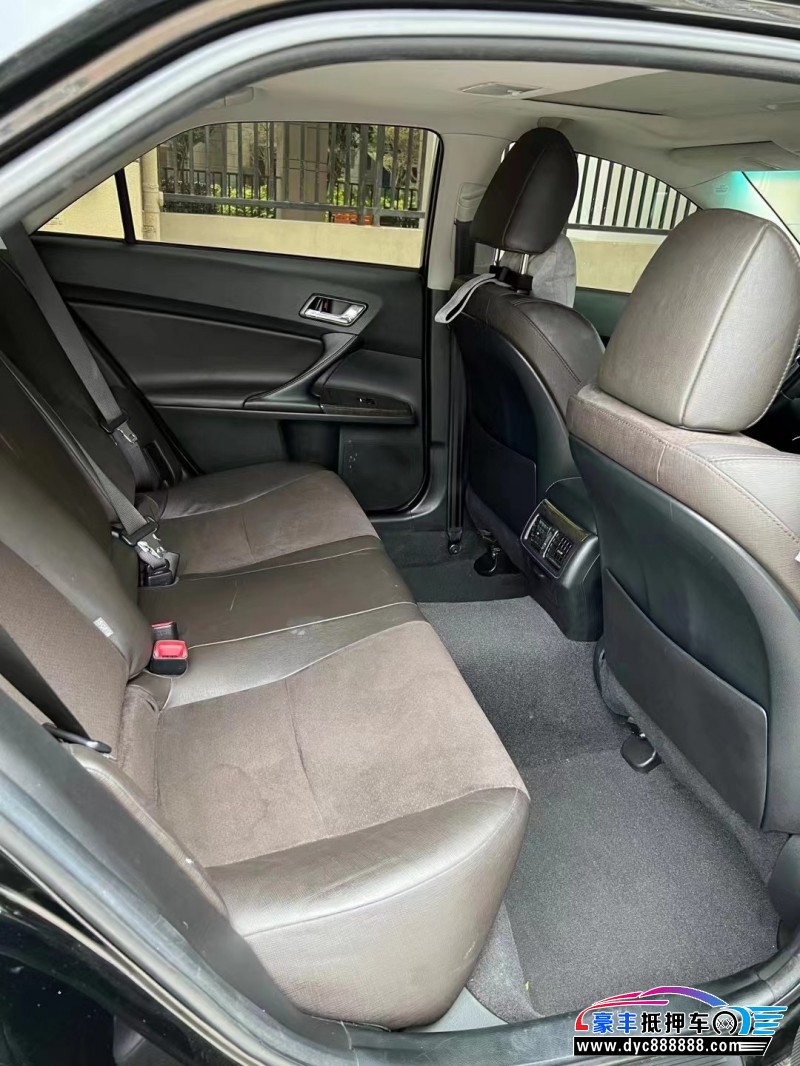 15年丰田锐志轿车抵押车出售