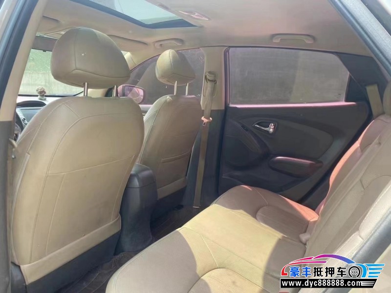 13年现代ix35SUV抵押车出售