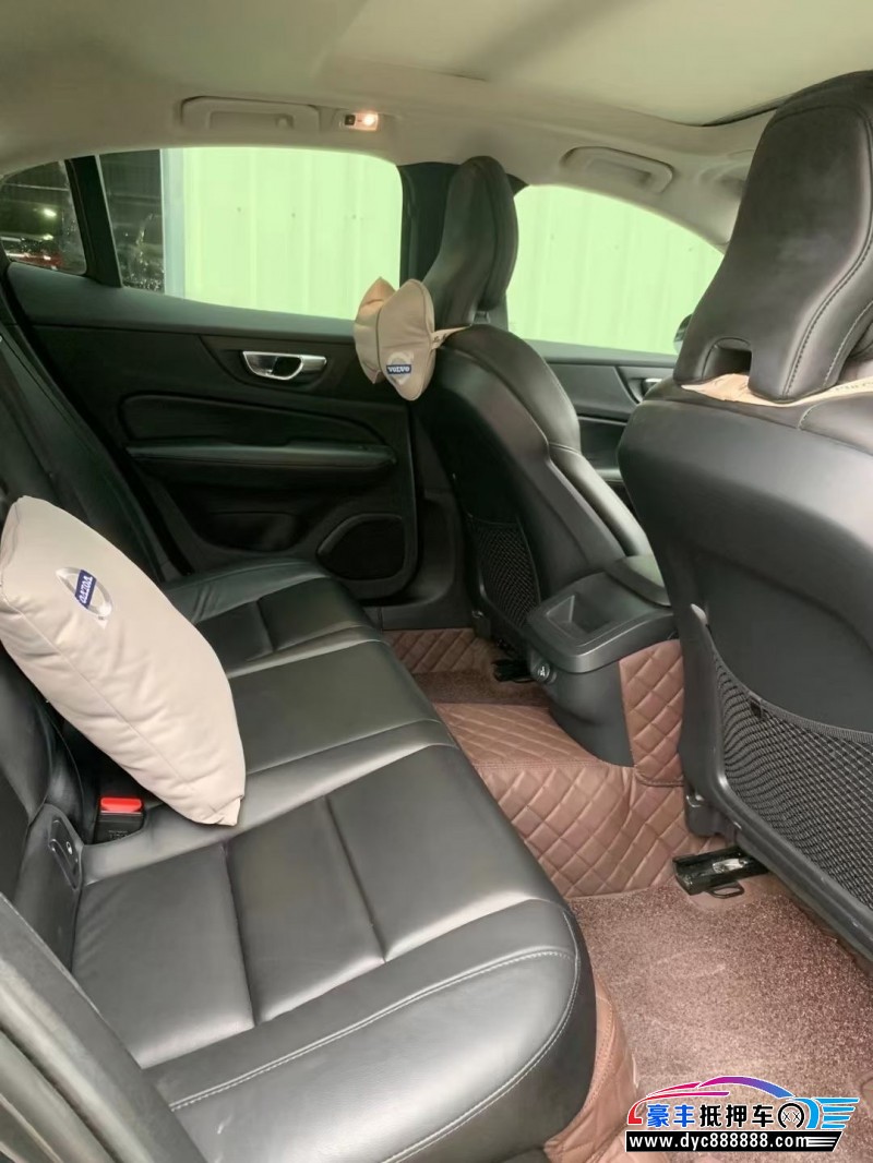 20年沃尔沃S60轿车抵押车出售