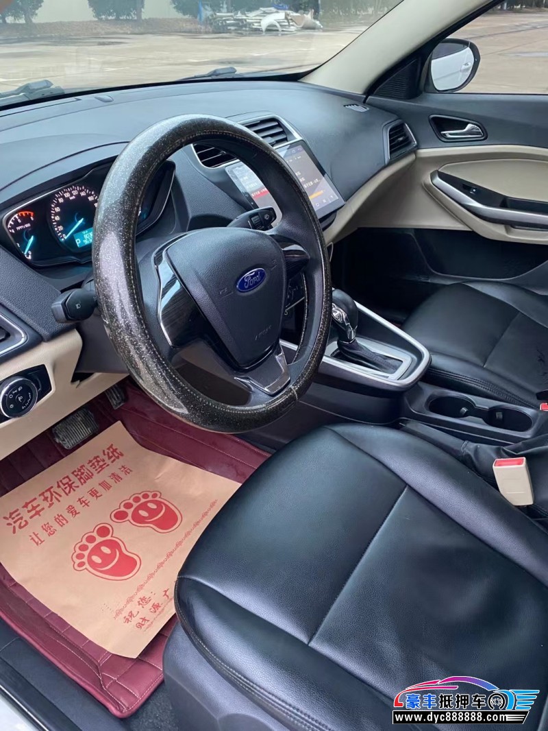 18年福特福睿斯轿车抵押车出售