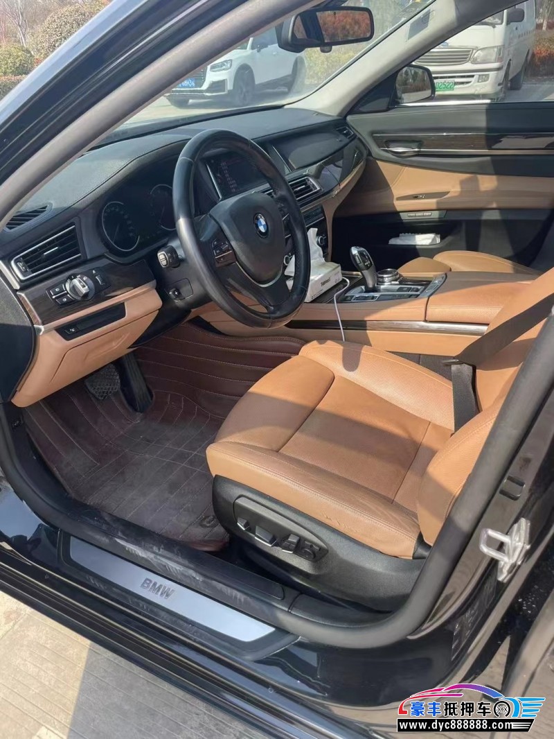 15年宝马7系轿车抵押车出售