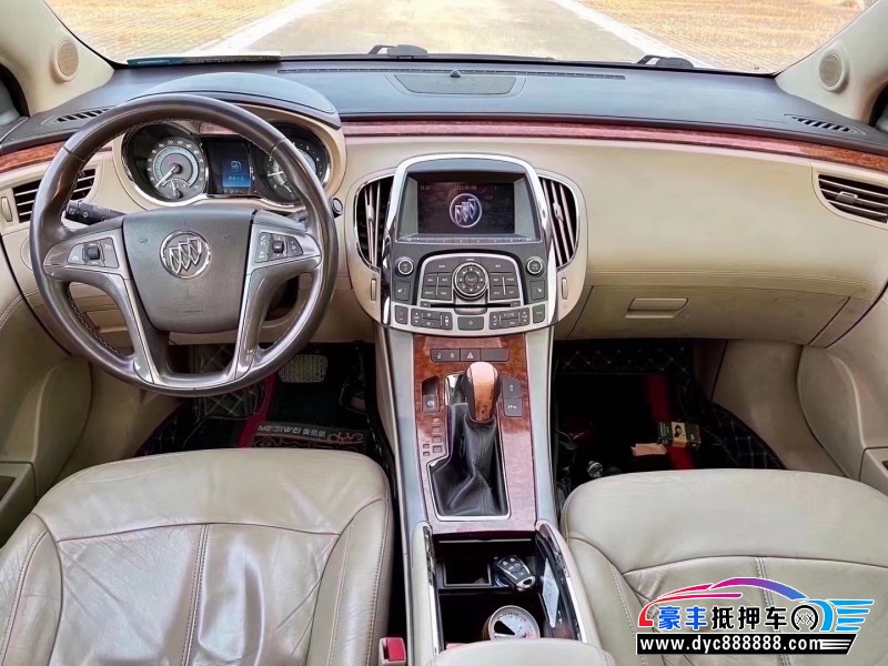 10年别克君越轿车抵押车出售