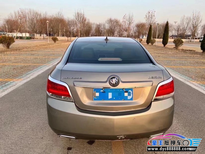 10年别克君越轿车抵押车出售