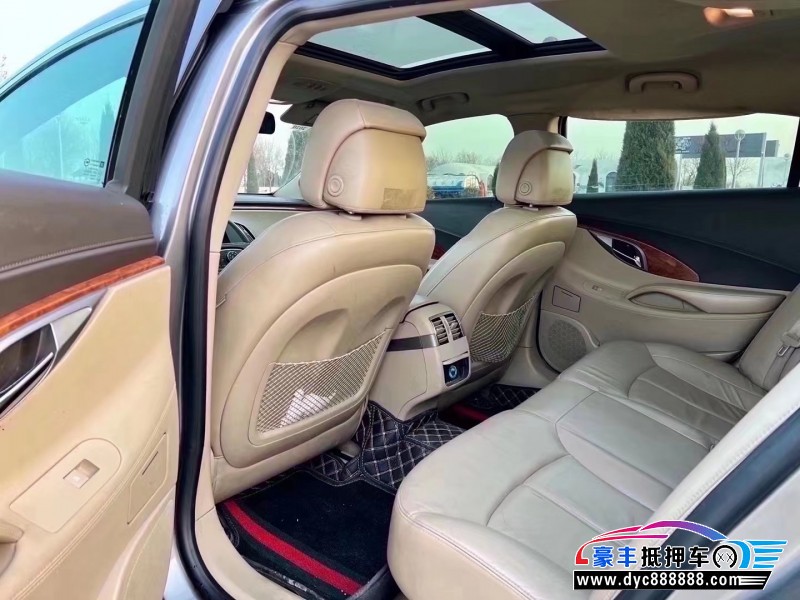 10年别克君越轿车抵押车出售