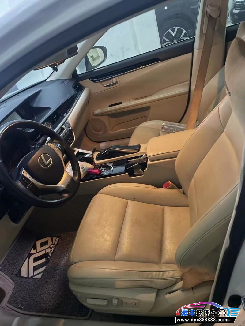 14年雷克萨斯ES轿车抵押车出售