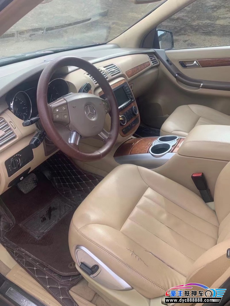 14年奔驰RMPV抵押车出售