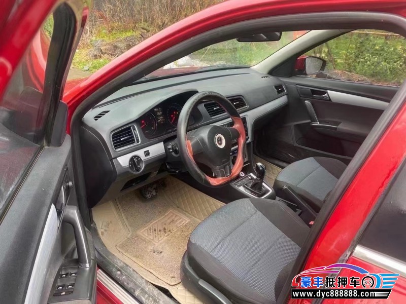 14年大众朗逸轿车抵押车出售