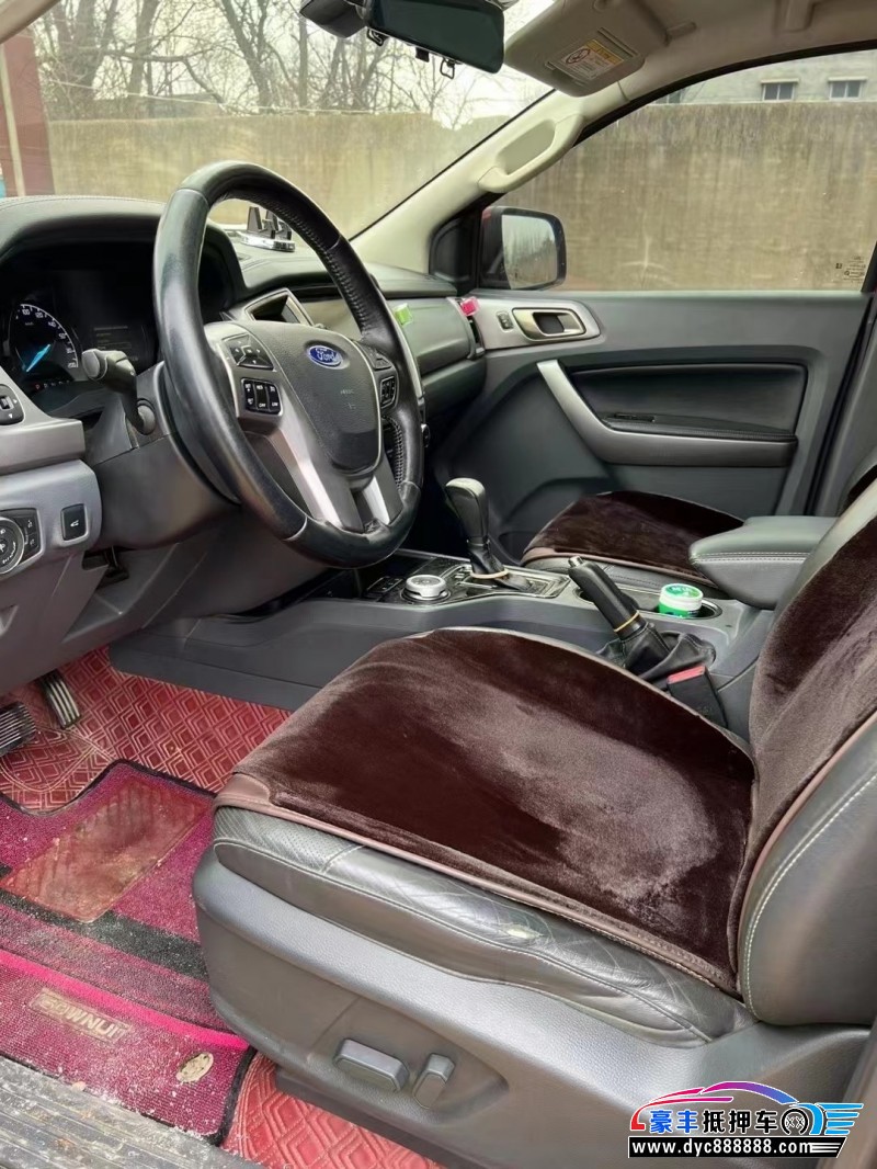 17年福特撼路者轿车抵押车出售