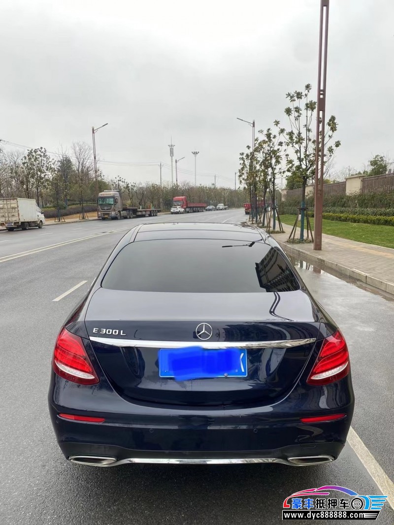 19年奔驰E轿车抵押车出售