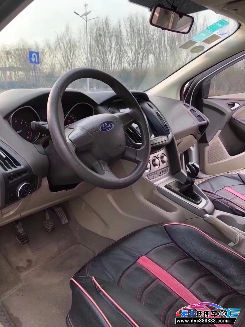 13年福特福克斯轿车抵押车出售