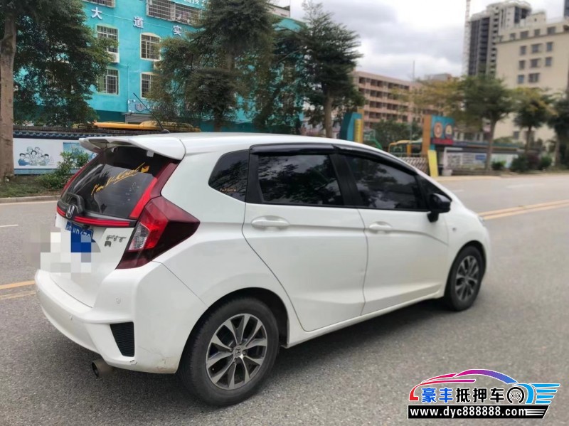 17年本田飞度SUV抵押车出售