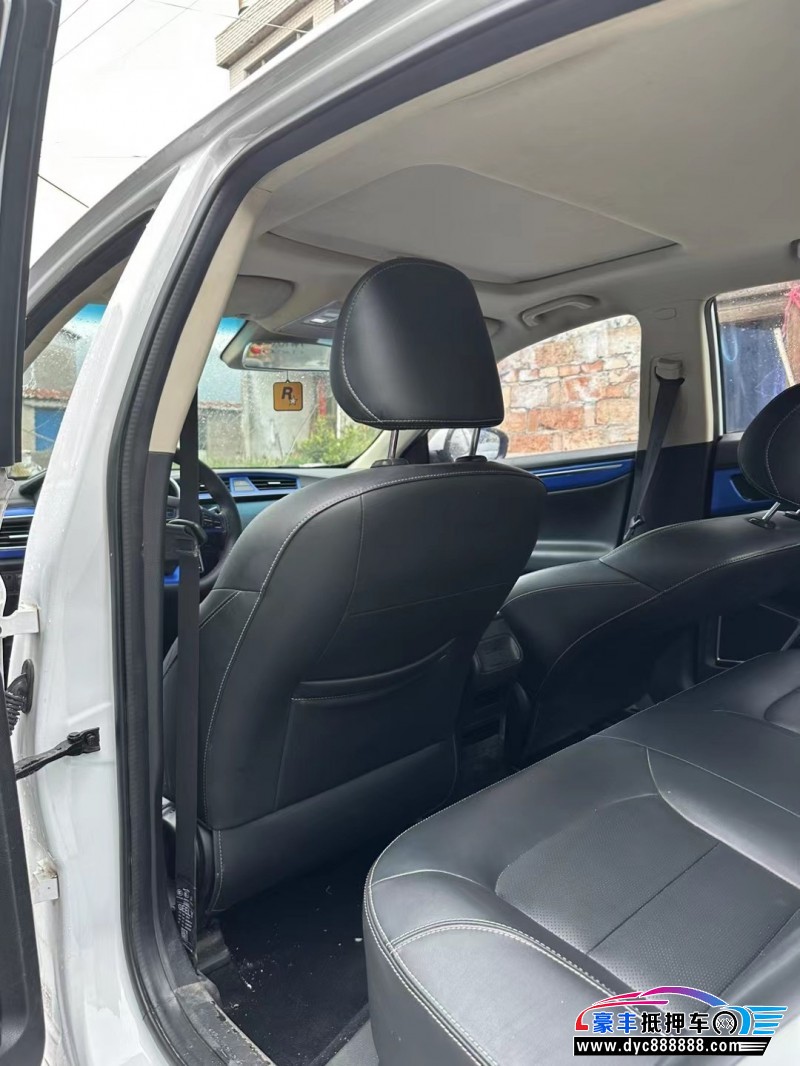 18年吉利帝豪轿车抵押车出售