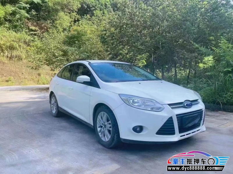 15年福特福克斯轿车抵押车出售