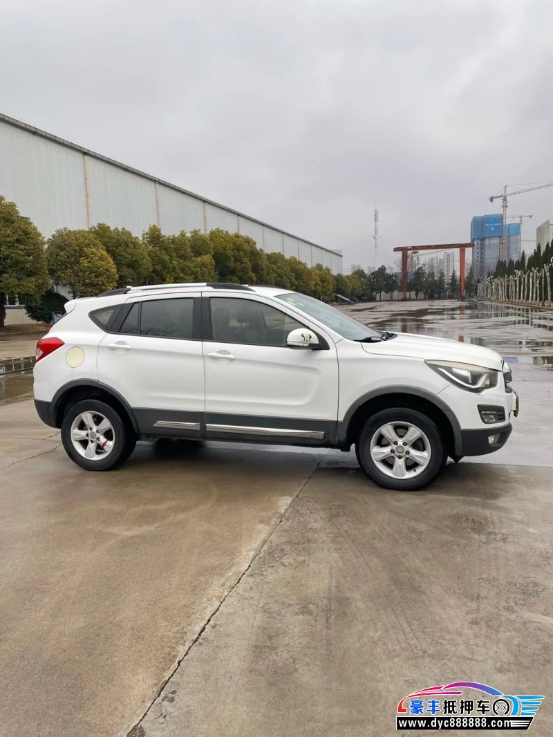 14年海马S5轿车抵押车出售