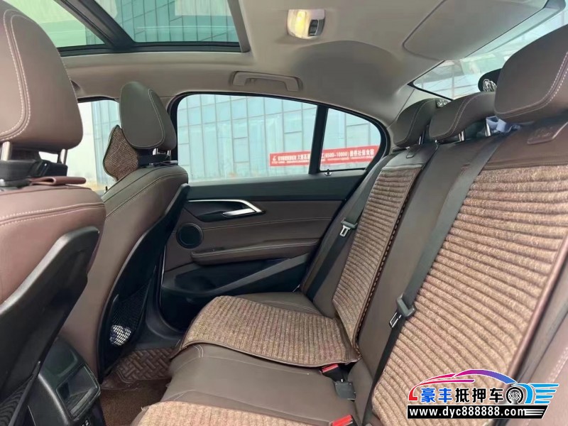 20年宝马1系轿车抵押车出售