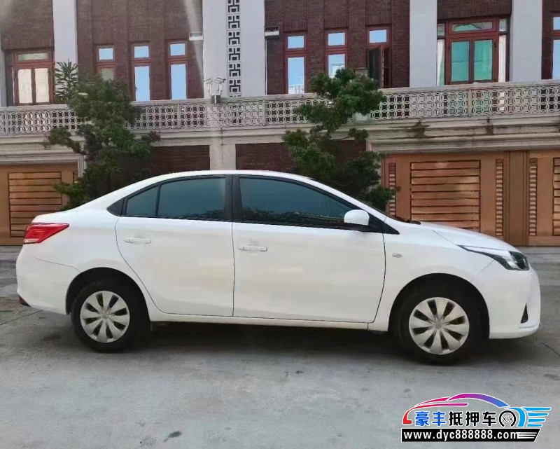 18年丰田致享轿车抵押车出售