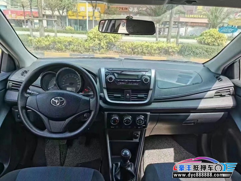 18年丰田致享轿车抵押车出售