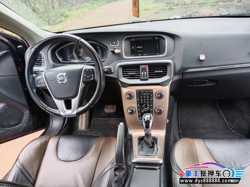 15年沃尔沃V40MPV抵押车出售