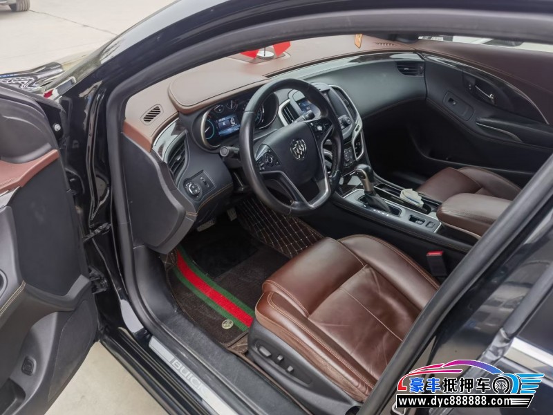 15年别克君越轿车抵押车出售