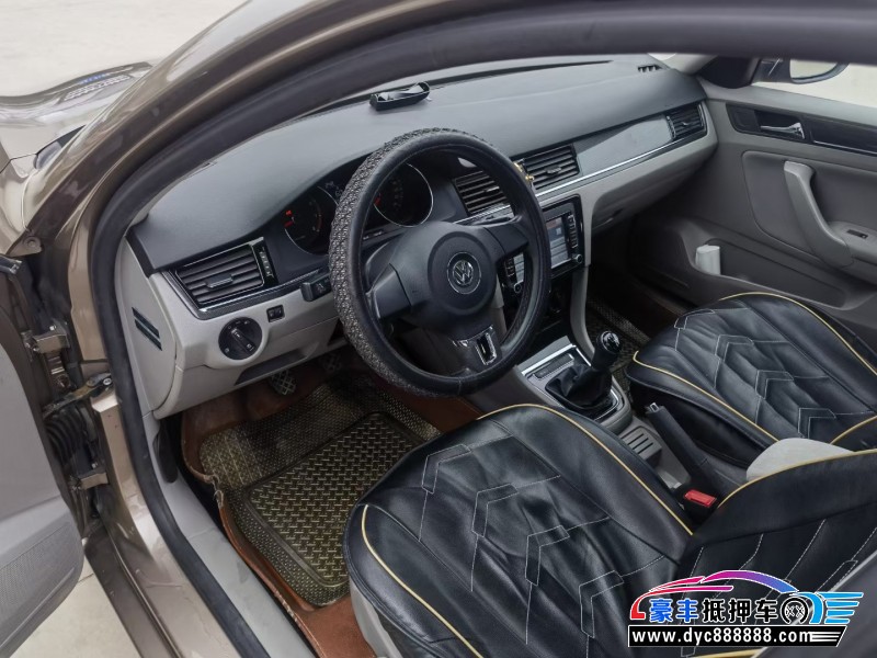 15年大众宝来轿车抵押车出售