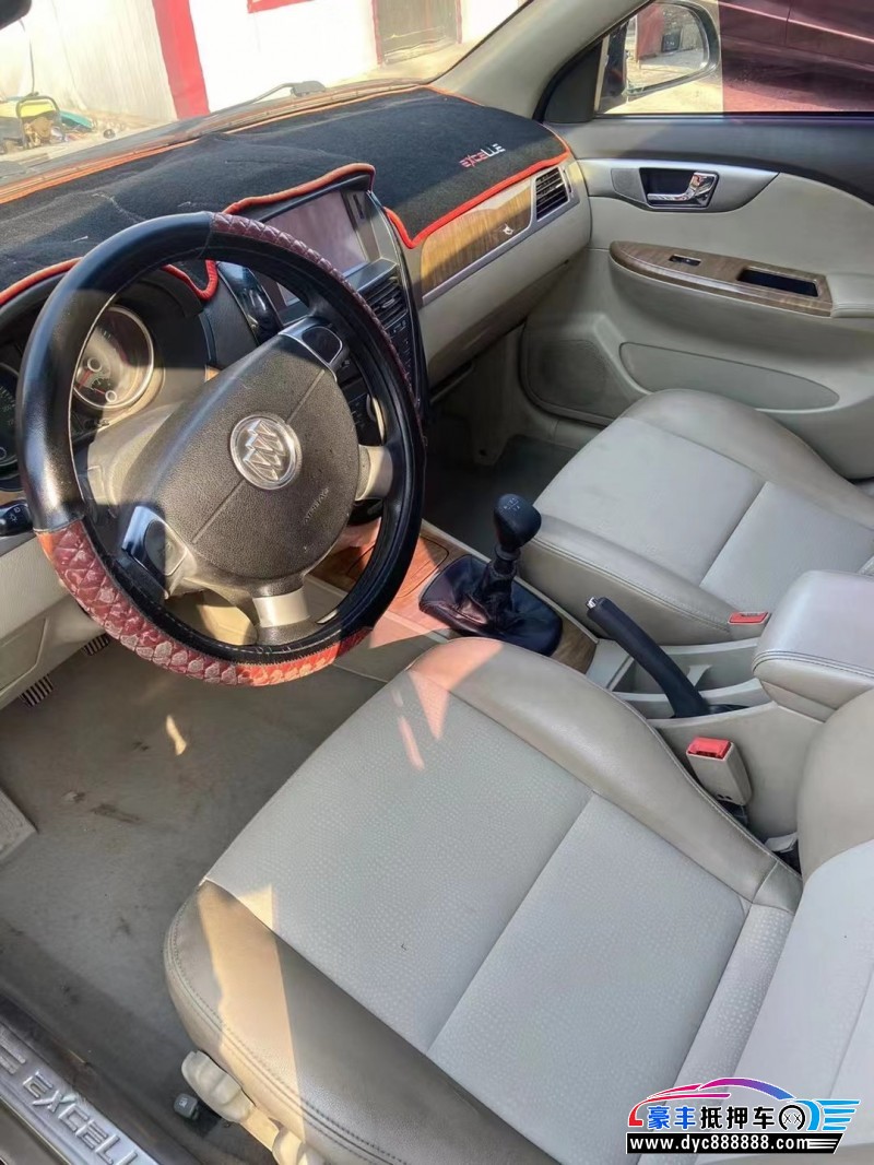 15年别克凯越轿车抵押车出售