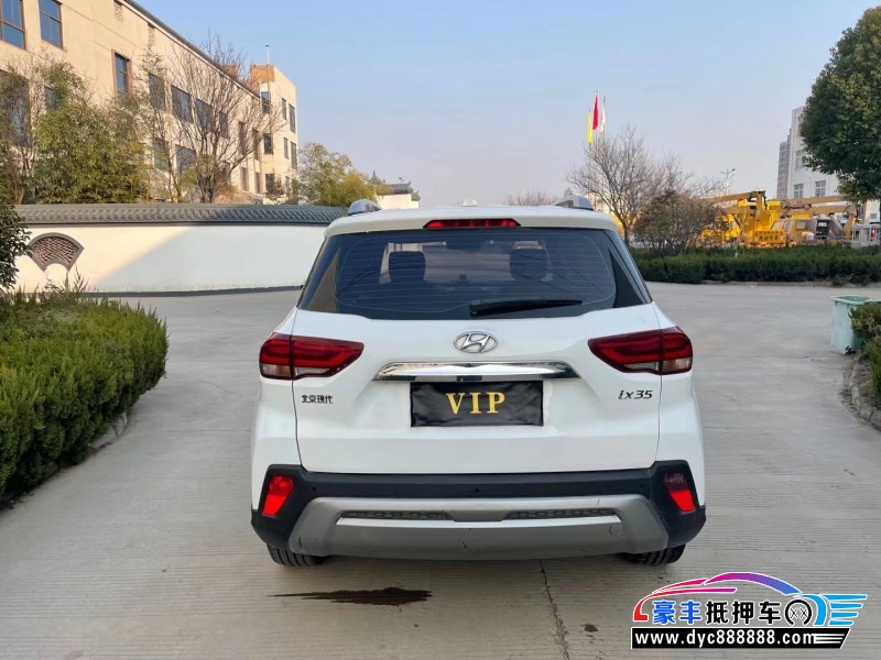 19年现代ix35轿车抵押车出售