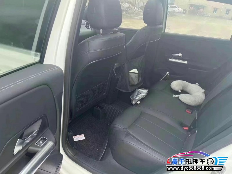 21年奔驰B轿车抵押车出售