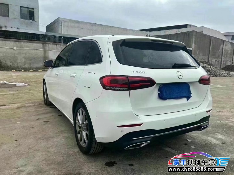 21年奔驰B轿车抵押车出售