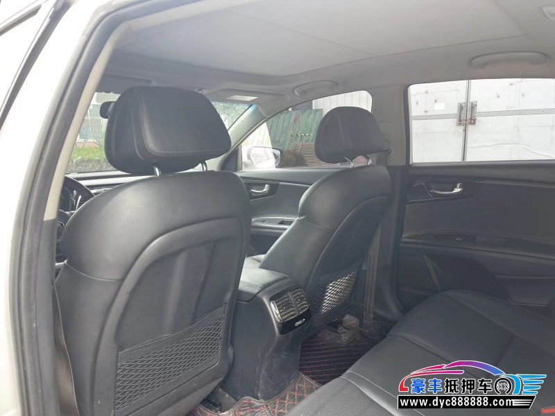 17年起亚K4轿车抵押车出售