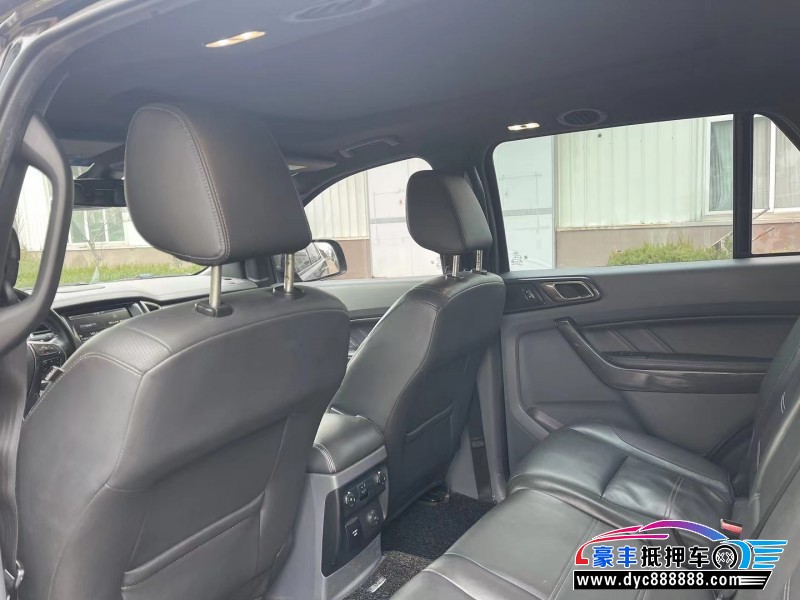 17年福特撼路者轿车抵押车出售