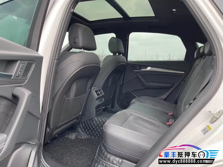 21年奥迪Q5轿车抵押车出售