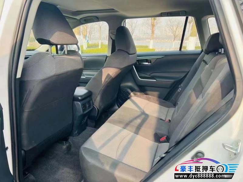 22年丰田RAV4荣放轿车抵押车出售