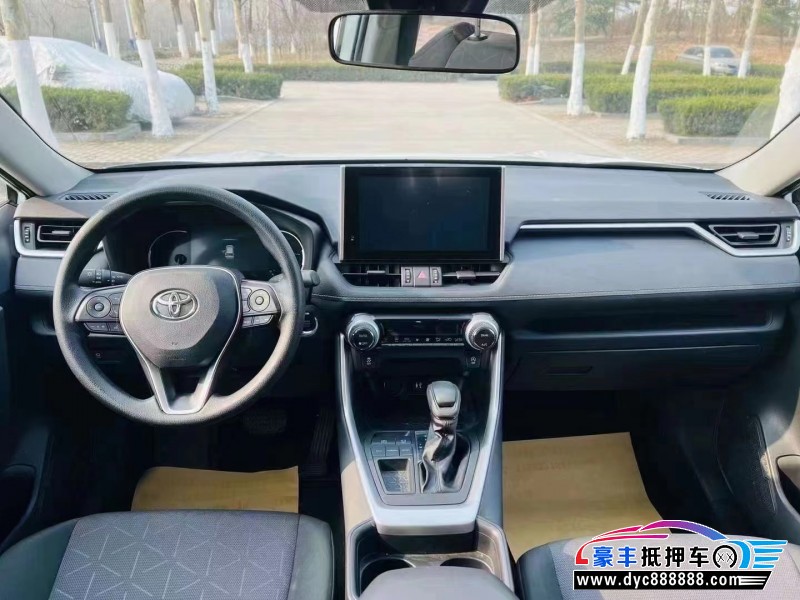 22年丰田RAV4荣放轿车抵押车出售