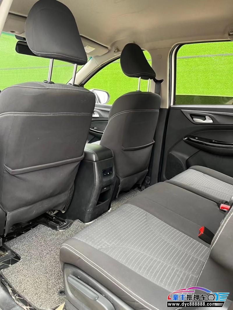 19年宝骏730轿车抵押车出售