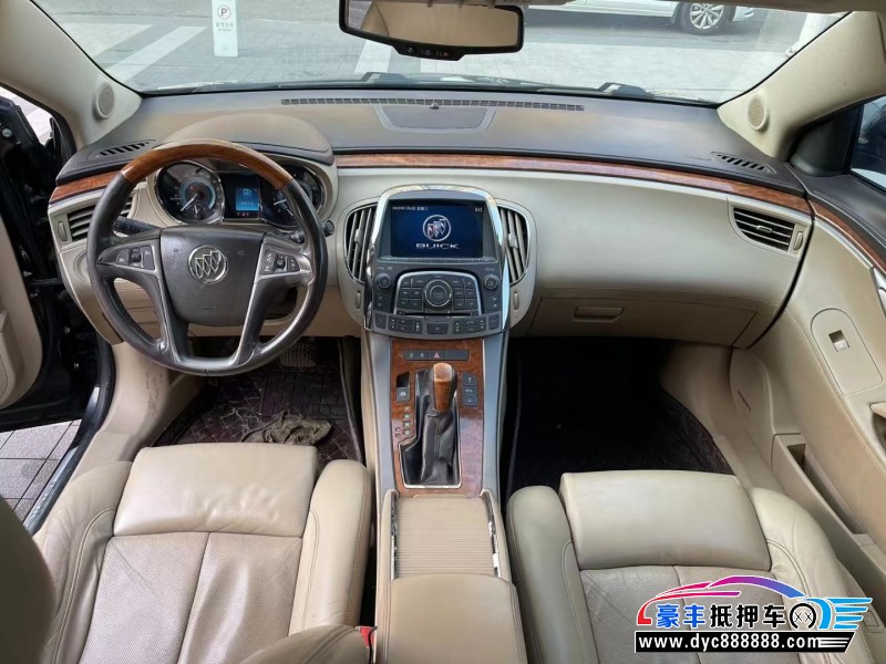 10年别克君越轿车抵押车出售