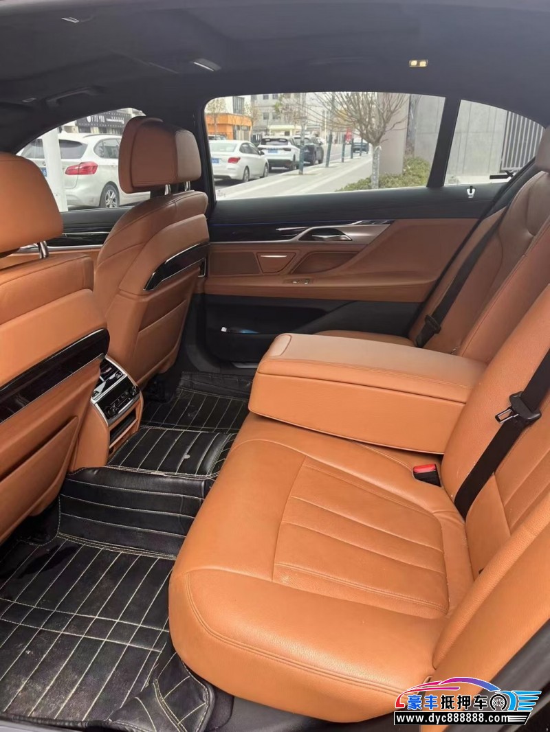 18年宝马7系轿车抵押车出售