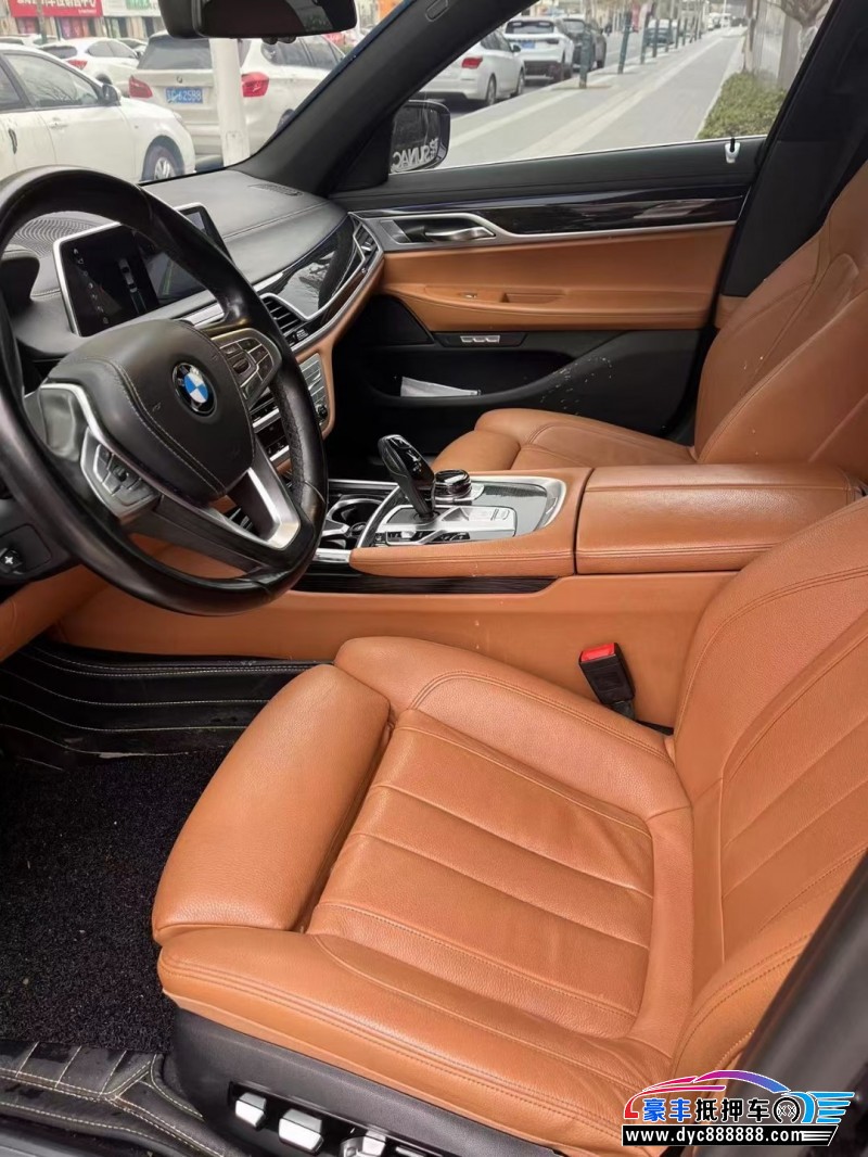 18年宝马7系轿车抵押车出售