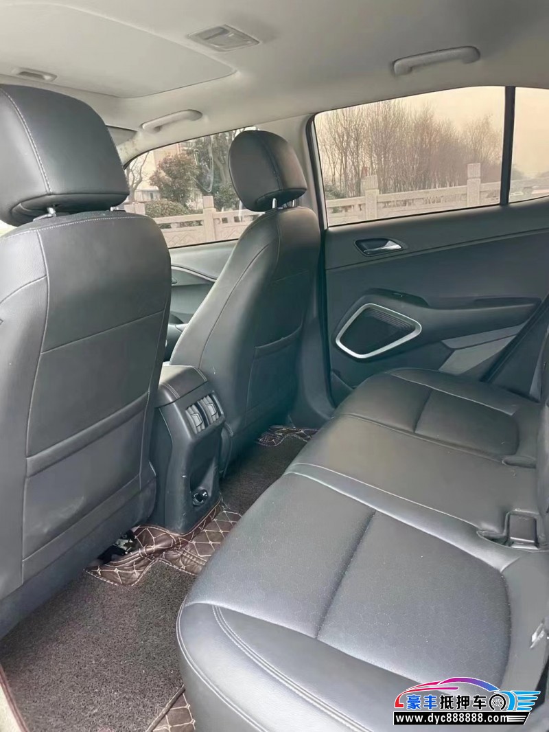 19年现代ix35轿车抵押车出售